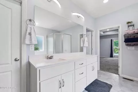 Bath - 43 Oakridge Dr, Pineville, MO 64856 photo 7 of 8
