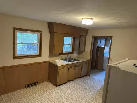 Kitchen - 18533 Maple St, Preston, MO 65732 photo 1 of 2