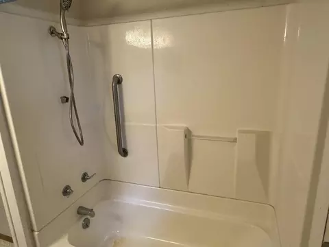 Bath - 18533 Maple St, Preston, MO 65732 photo 1 of 2
