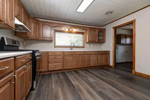 Kitchen - 2306 N Farmer Ave, Springfield, MO 65803 photo 2 of 2
