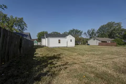Exterior - 2306 N Farmer Ave, Springfield, MO 65803 photo 3 of 5