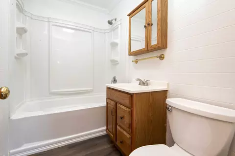 Bath - 2306 N Farmer Ave, Springfield, MO 65803 photo 1 of 2