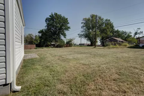 Exterior - 2306 N Farmer Ave, Springfield, MO 65803 photo 5 of 5