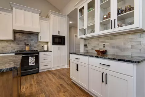 Kitchen - 6002 S Kings Ave, Springfield, MO 65810 photo 2 of 6