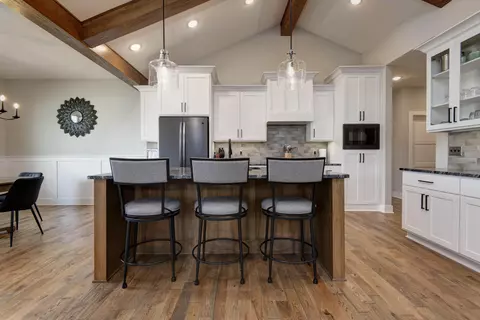 Kitchen - 6002 S Kings Ave, Springfield, MO 65810 photo 1 of 6