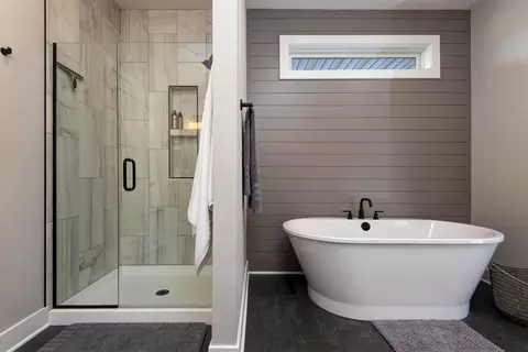 Bath - 6002 S Kings Ave, Springfield, MO 65810 photo 2 of 2