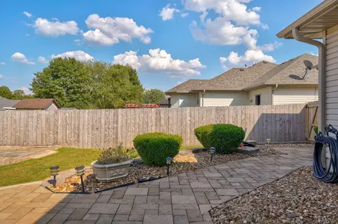 Exterior - 3265 W Grandview St, Springfield, MO 65803 photo 5 of 12