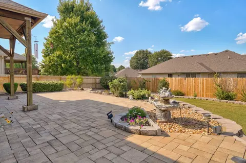 Exterior - 3265 W Grandview St, Springfield, MO 65803 photo 6 of 12