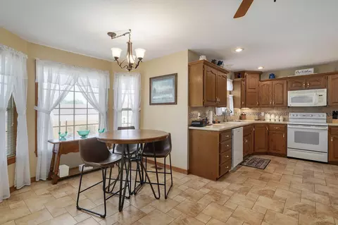 Kitchen - 3265 W Grandview St, Springfield, MO 65803 photo 1 of 5