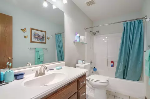 Bath - 3265 W Grandview St, Springfield, MO 65803 photo 5 of 5
