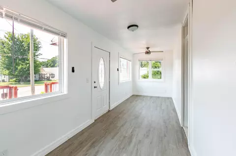 Entry Way - 2121 W College St, Springfield, MO 65806 photo 1 of 1