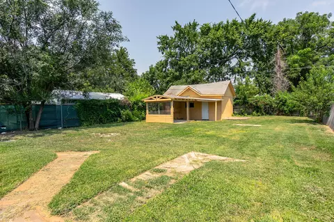 Exterior - 2121 W College St, Springfield, MO 65806 photo 3 of 5