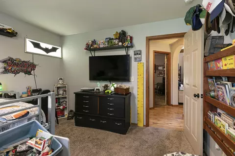 Bedroom - 613 E Gallup Hill Rd, Nixa, MO 65714 photo 4 of 6