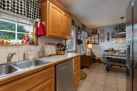 Kitchen - 613 E Gallup Hill Rd, Nixa, MO 65714 photo 3 of 3