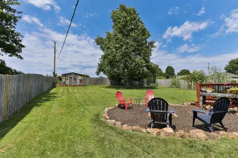 Exterior - 613 E Gallup Hill Rd, Nixa, MO 65714 photo 5 of 8