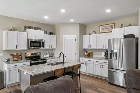 Kitchen - 484 Eagle Rock Ct, Willard, MO 65781 photo 3 of 3
