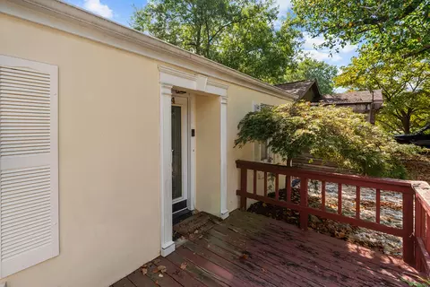 Exterior - 504 E Cozy St, Springfield, MO 65807 photo 3 of 8