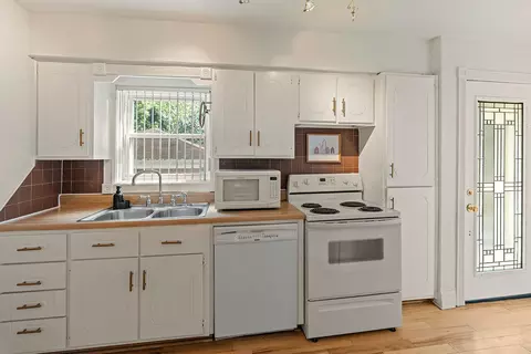 Kitchen - 504 E Cozy St, Springfield, MO 65807 photo 1 of 2