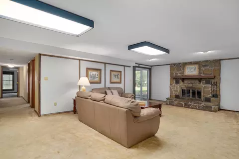 Living - 5103 Colonial Cir, Nixa, MO 65714 photo 7 of 7
