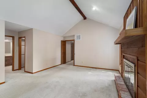 Living - 5103 Colonial Cir, Nixa, MO 65714 photo 5 of 7
