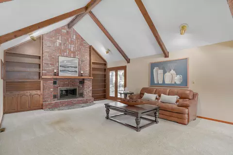 Living - 5103 Colonial Cir, Nixa, MO 65714 photo 2 of 7