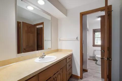 Bath - 5103 Colonial Cir, Nixa, MO 65714 photo 9 of 10