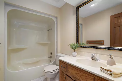 Bath - 5103 Colonial Cir, Nixa, MO 65714 photo 6 of 10