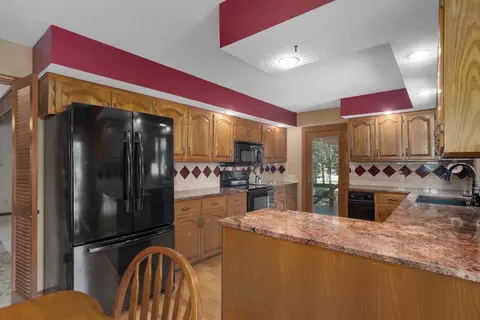 Kitchen - 5103 Colonial Cir, Nixa, MO 65714 photo 4 of 4