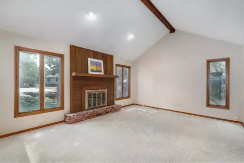 Living - 5103 Colonial Cir, Nixa, MO 65714 photo 4 of 7