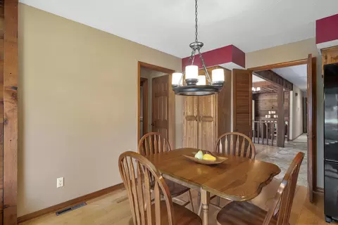 Dining - 5103 Colonial Cir, Nixa, MO 65714 photo 4 of 4