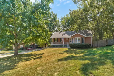 Exterior - 228 E Osage Dr, Springfield, MO 65810 photo 2 of 13