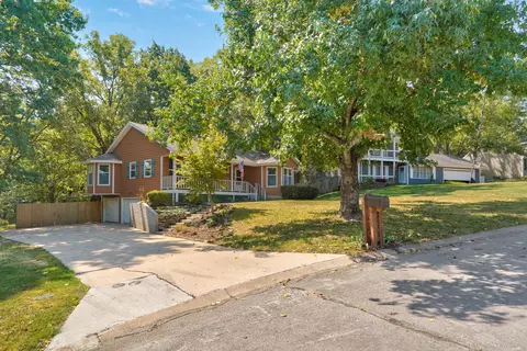 Exterior - 228 E Osage Dr, Springfield, MO 65810 photo 3 of 13