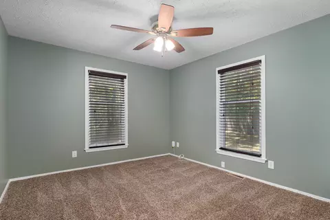 Bedroom - 228 E Osage Dr, Springfield, MO 65810 photo 2 of 4