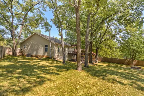 Exterior - 228 E Osage Dr, Springfield, MO 65810 photo 10 of 13