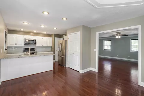 Living - 228 E Osage Dr, Springfield, MO 65810 photo 4 of 8