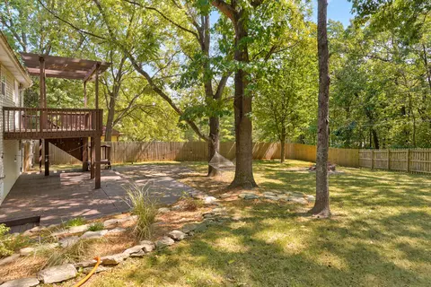 Exterior - 228 E Osage Dr, Springfield, MO 65810 photo 9 of 13