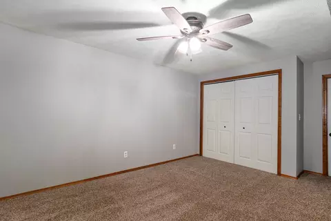 Bedroom - 228 E Osage Dr, Springfield, MO 65810 photo 4 of 4