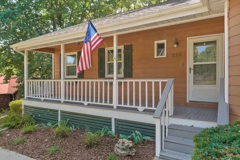 Exterior - 228 E Osage Dr, Springfield, MO 65810 photo 4 of 13