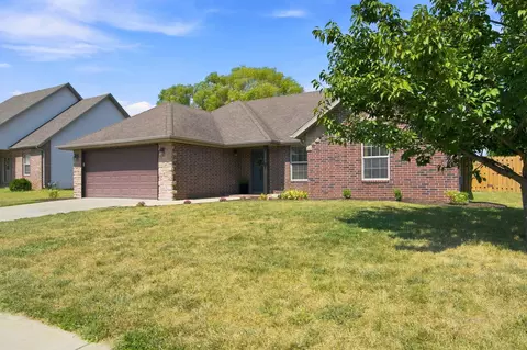 Exterior - 1103 E Cobblestone Dr, Ozark, MO 65721 photo 3 of 8
