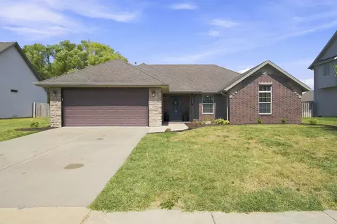 Exterior - 1103 E Cobblestone Dr, Ozark, MO 65721 photo 2 of 8
