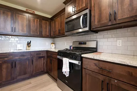 Kitchen - 517 N Stella Ct, Willard, MO 65781 photo 3 of 4