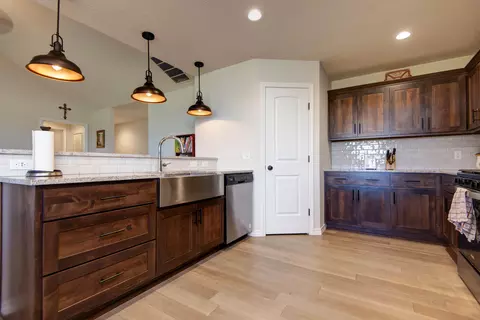 Kitchen - 517 N Stella Ct, Willard, MO 65781 photo 1 of 4