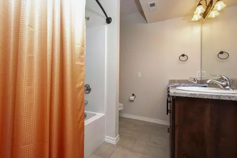 Bath - 517 N Stella Ct, Willard, MO 65781 photo 5 of 5