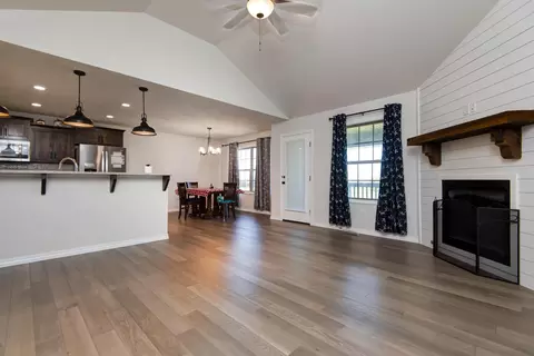 Living - 517 N Stella Ct, Willard, MO 65781 photo 1 of 3