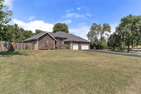 Exterior - 2081 N Preakness Dr, Nixa, MO 65714 photo 2 of 8
