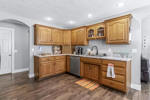 Kitchen - 2081 N Preakness Dr, Nixa, MO 65714 photo 2 of 6