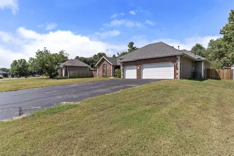 Exterior - 2081 N Preakness Dr, Nixa, MO 65714 photo 3 of 8