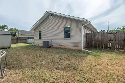Exterior - 1202 N Oak Park Dr, Springfield, MO 65802 photo 4 of 5