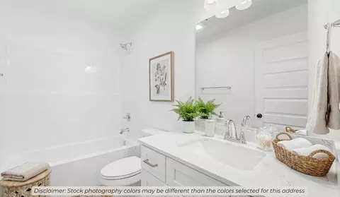 Bath - 2410 E Manitou St, Joplin, MO 64801 photo 1 of 3