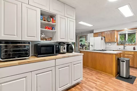 Kitchen - 23100 E Mockingbird Dr, Golden, MO 65658 photo 4 of 4